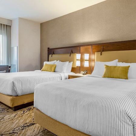 Hotel Centro Sonoma Wine Country, Tapestry Collection Hilton ロナート・パーク エクステリア 写真
