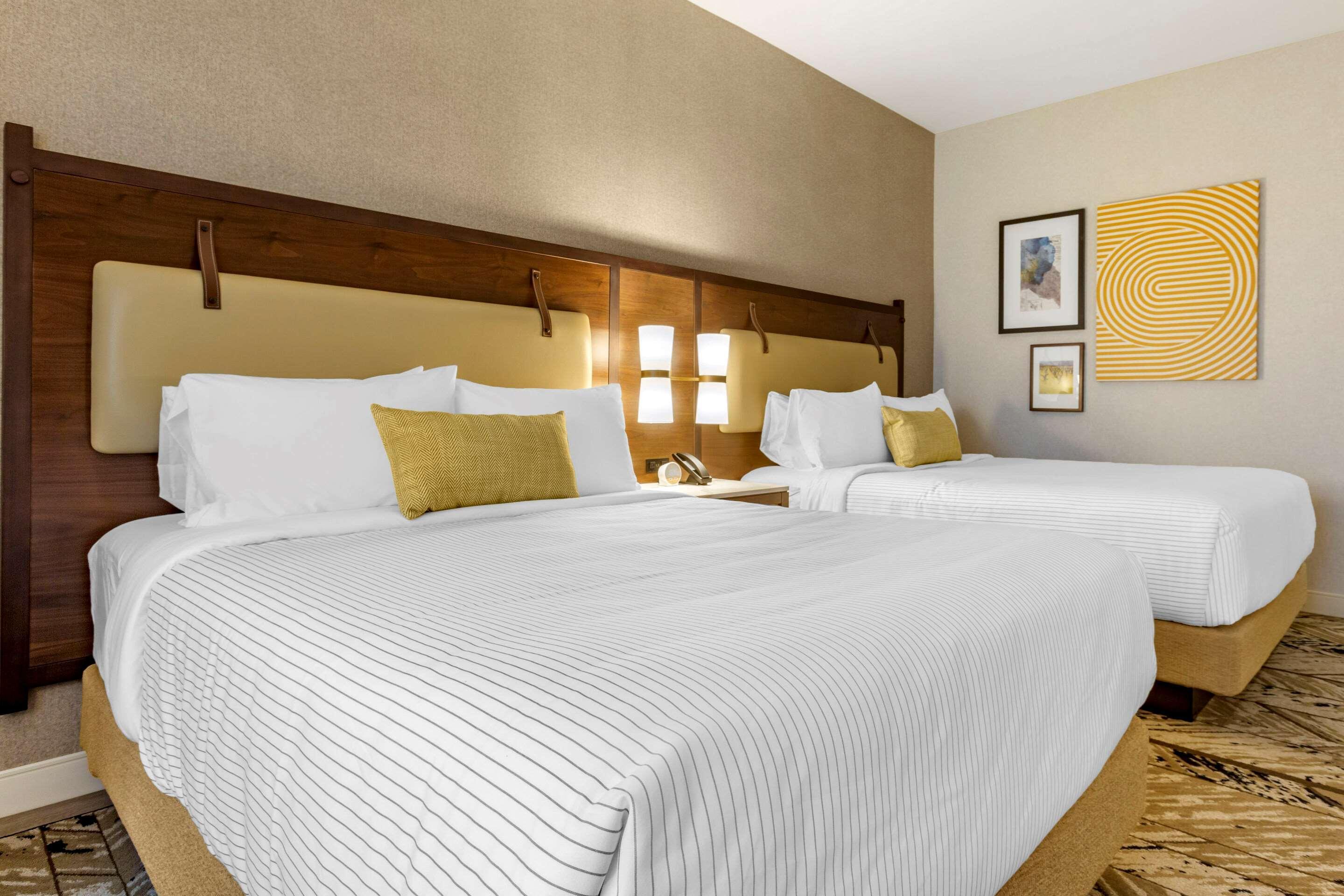 Hotel Centro Sonoma Wine Country, Tapestry Collection Hilton ロナート・パーク エクステリア 写真