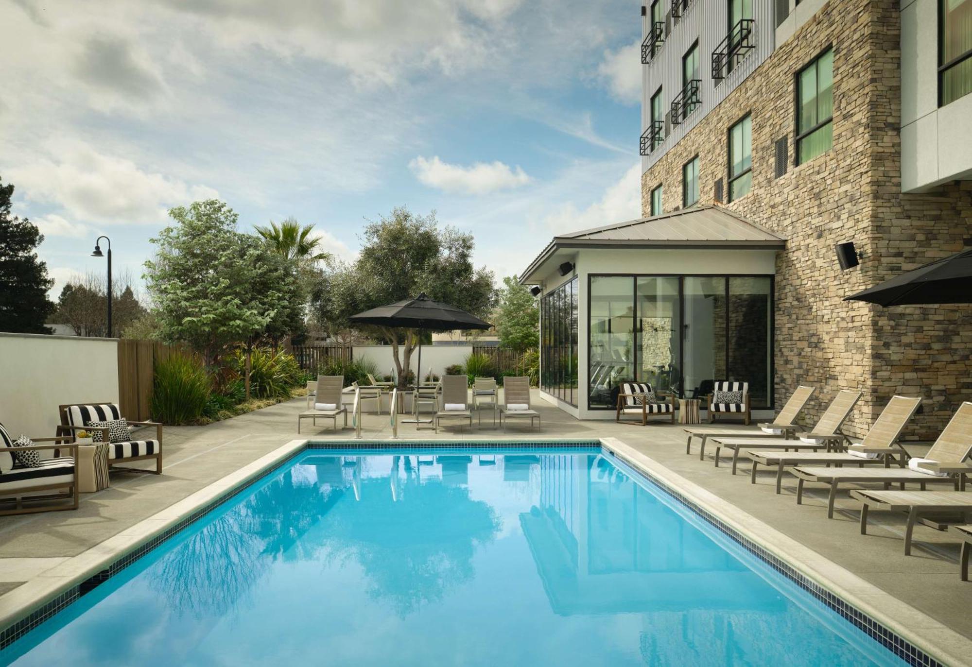 Hotel Centro Sonoma Wine Country, Tapestry Collection Hilton ロナート・パーク エクステリア 写真