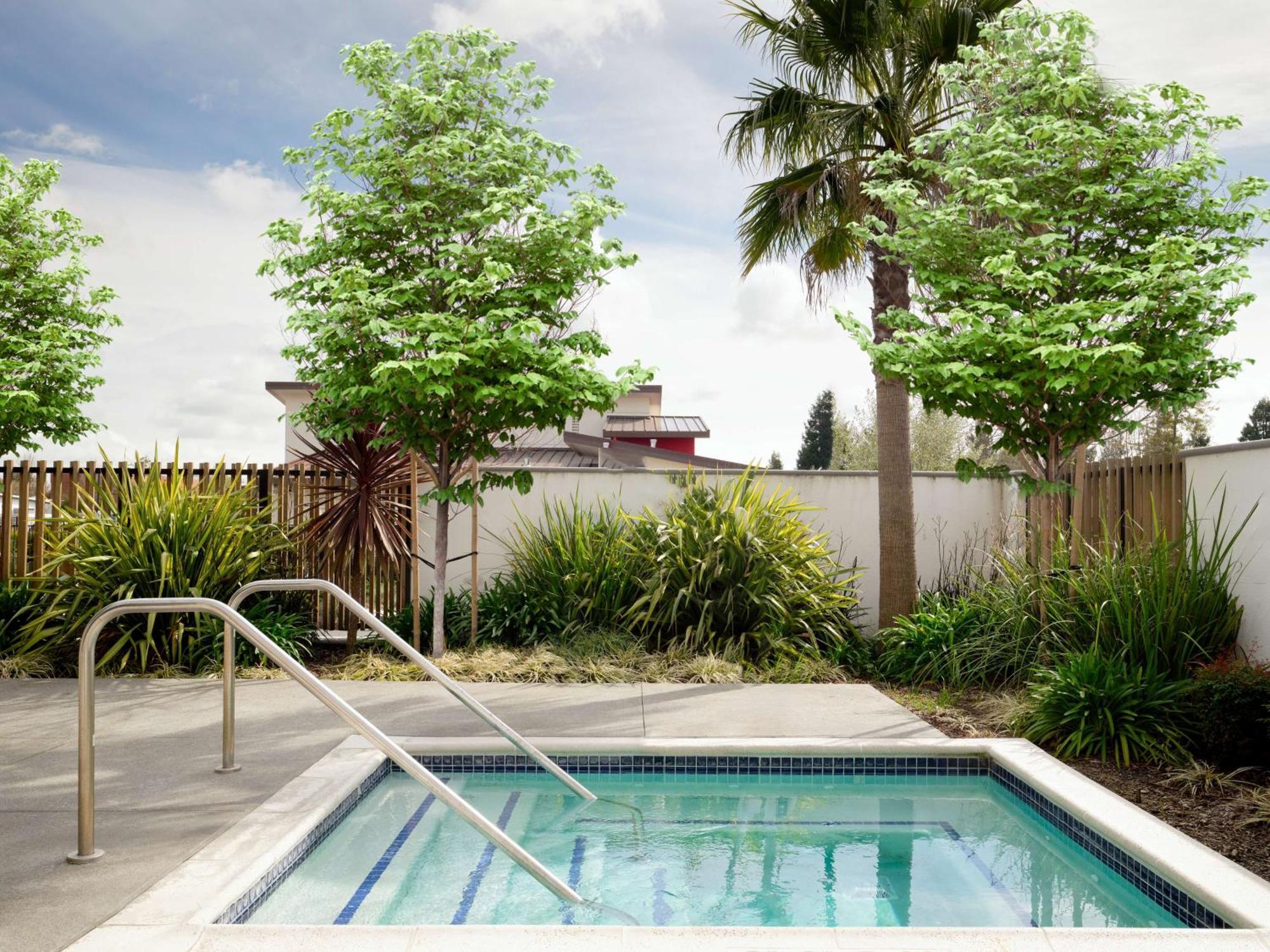 Hotel Centro Sonoma Wine Country, Tapestry Collection Hilton ロナート・パーク エクステリア 写真