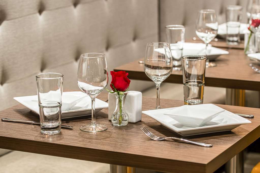 Hotel Centro Sonoma Wine Country, Tapestry Collection Hilton ロナート・パーク レストラン 写真